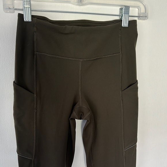 Lululemon Women’s high waisted Leggings with pockets size 4 - Picture 3 of 6